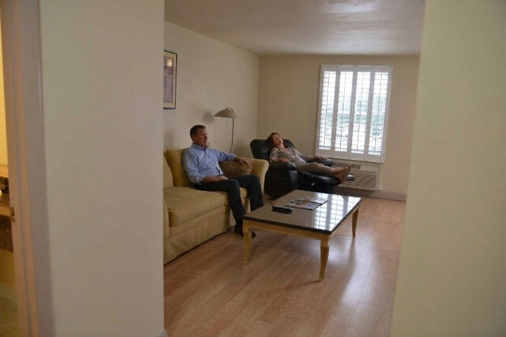 COUPLE WATCHING TV