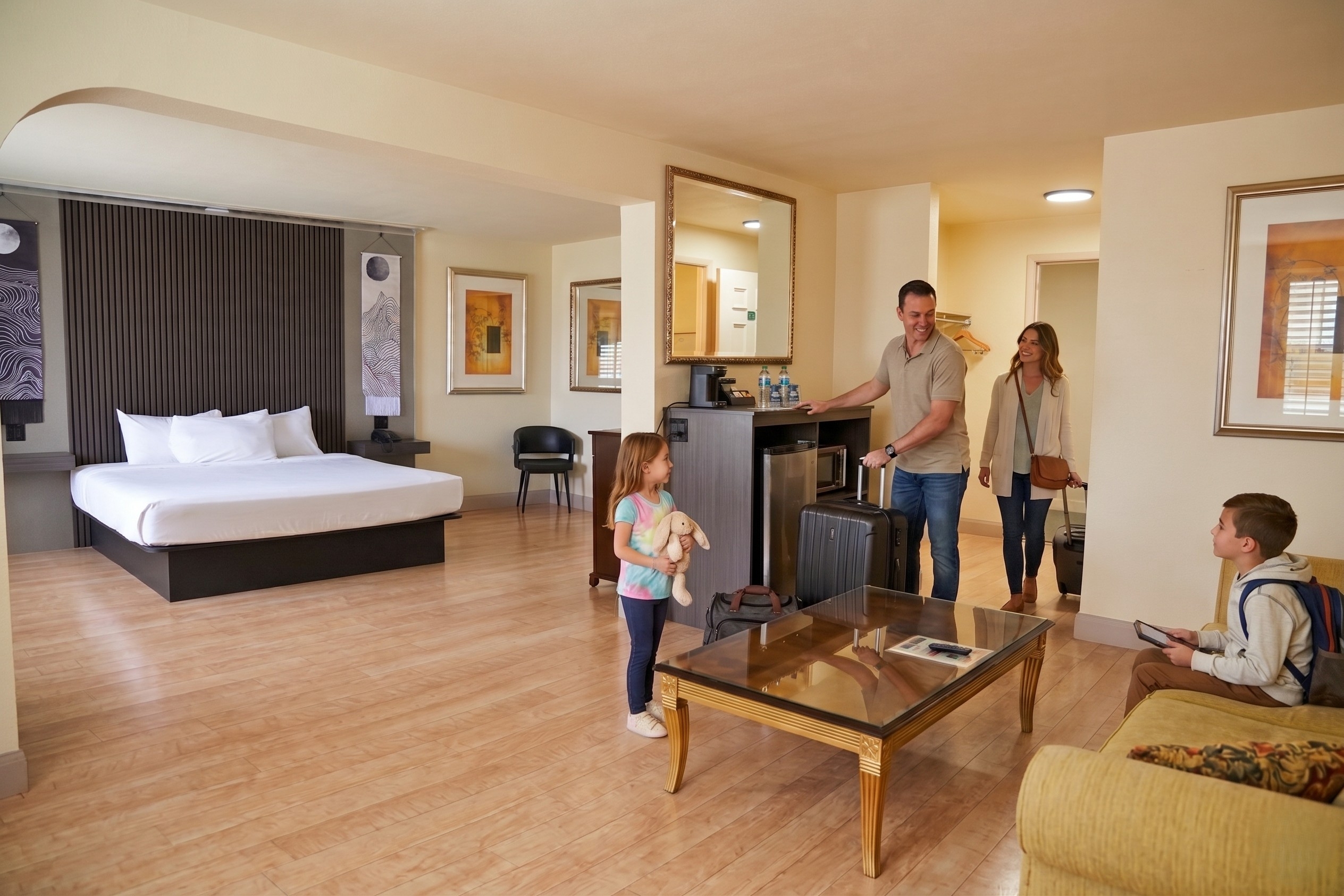 Executive King Suite with comfortable bedding at Greenwell Inn Price Utah